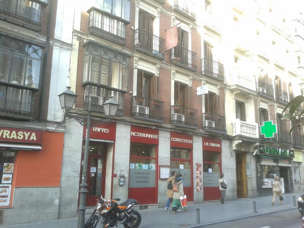 Hostal New Life Madrid Exterior photo